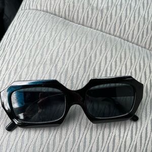 Sunglasses- free when added to a bundle